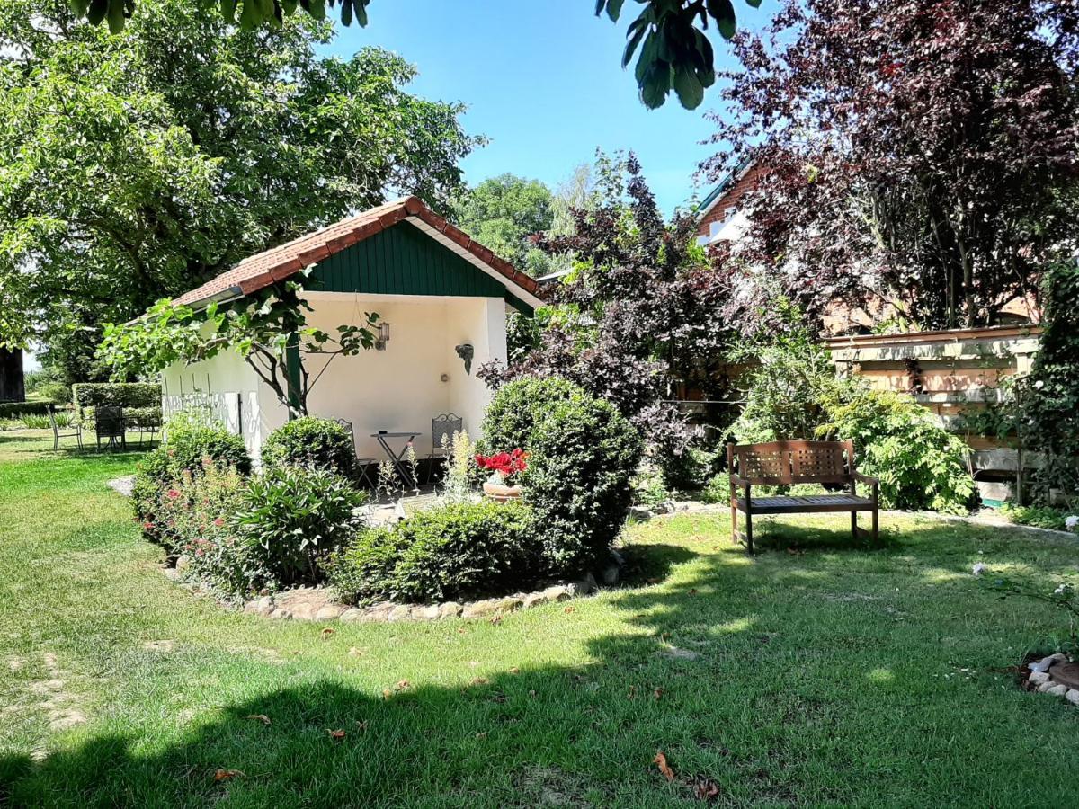 Gutshaus Neu Farpen Hotel Neuburg  Ngoại thất bức ảnh